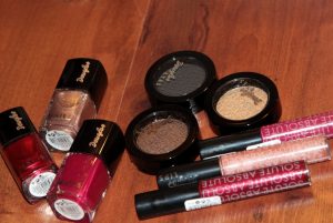 Makeup feste Douglas: oro, rosso e nero